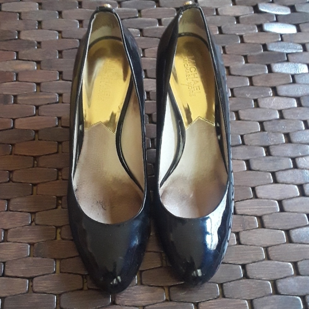 Gorgeous Glossy Black heeled Shoes